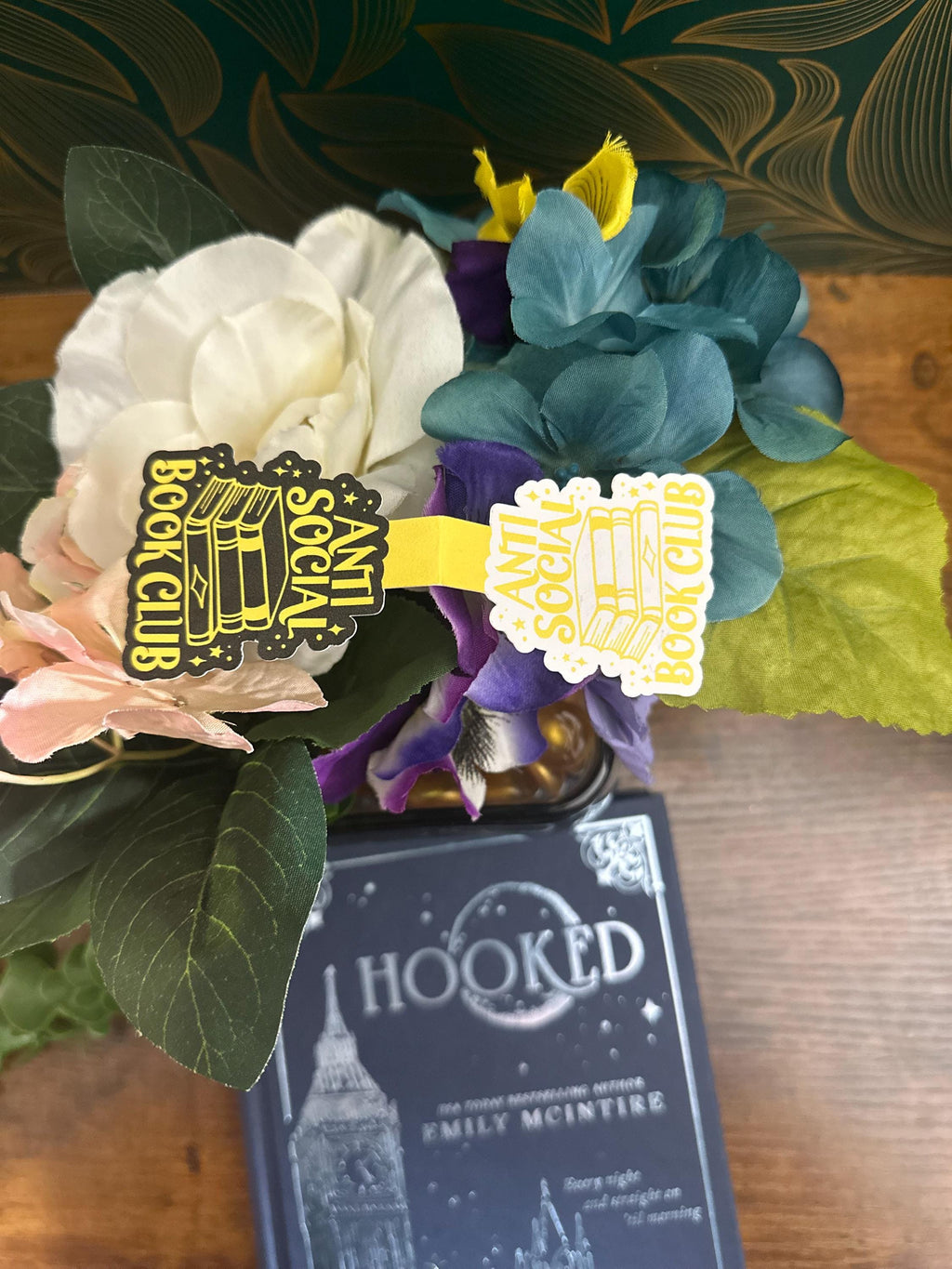 Anti-social magnetic bookmark