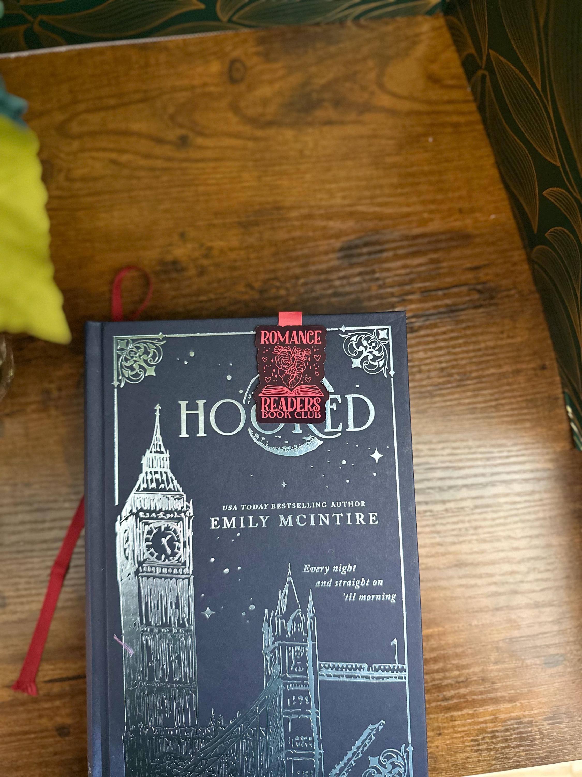 Romance readers magnetic bookmark